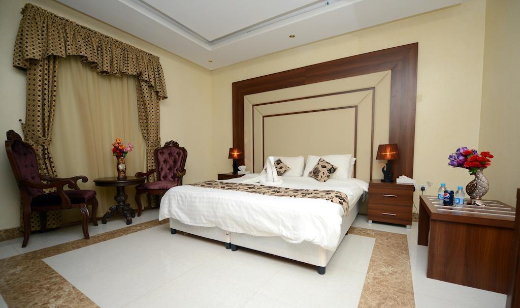 Hotelier Suites Ριάντ Δωμάτιο φωτογραφία